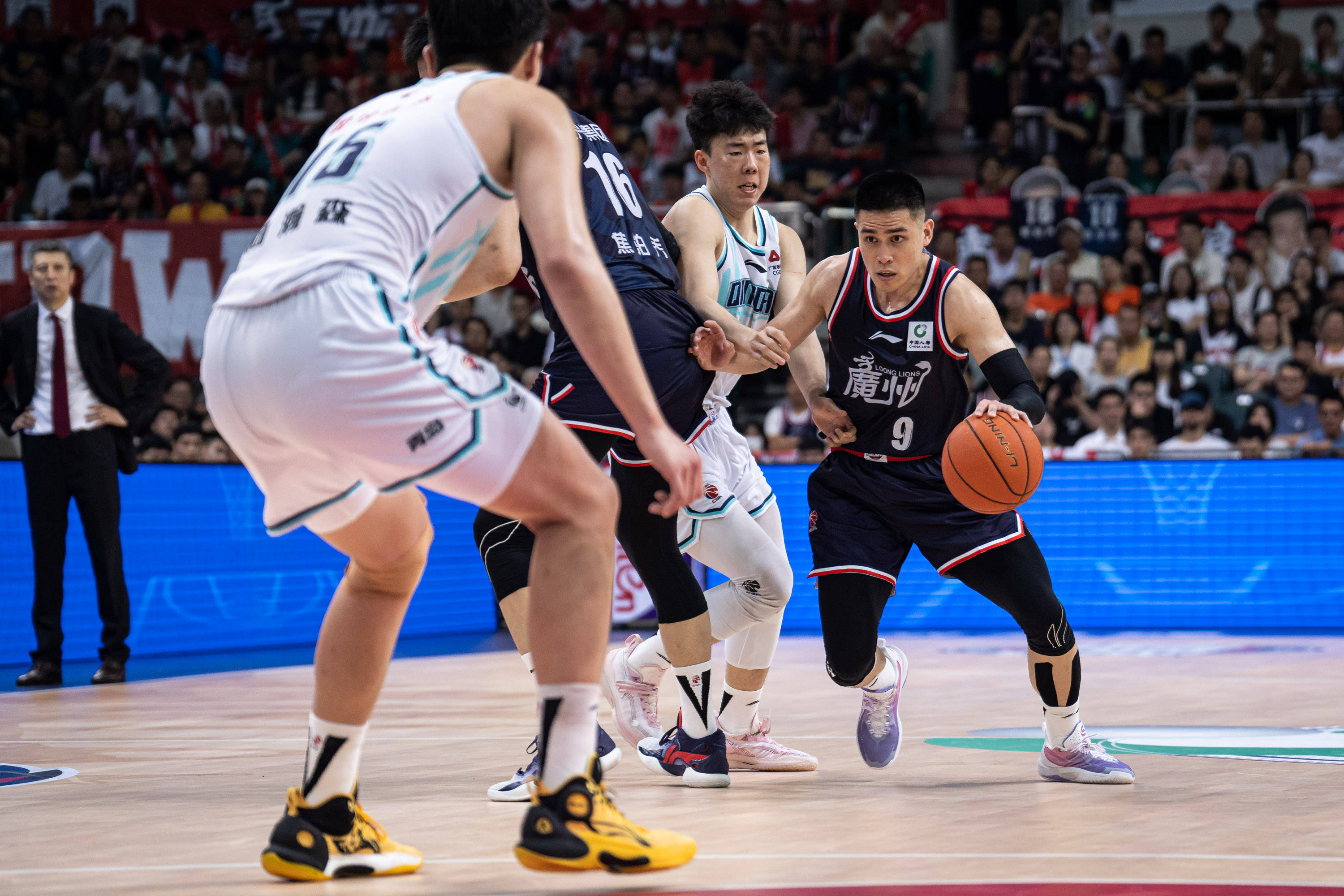 占据优势 占据优势