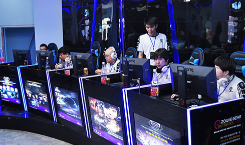 和迅速的攻 和迅速的攻